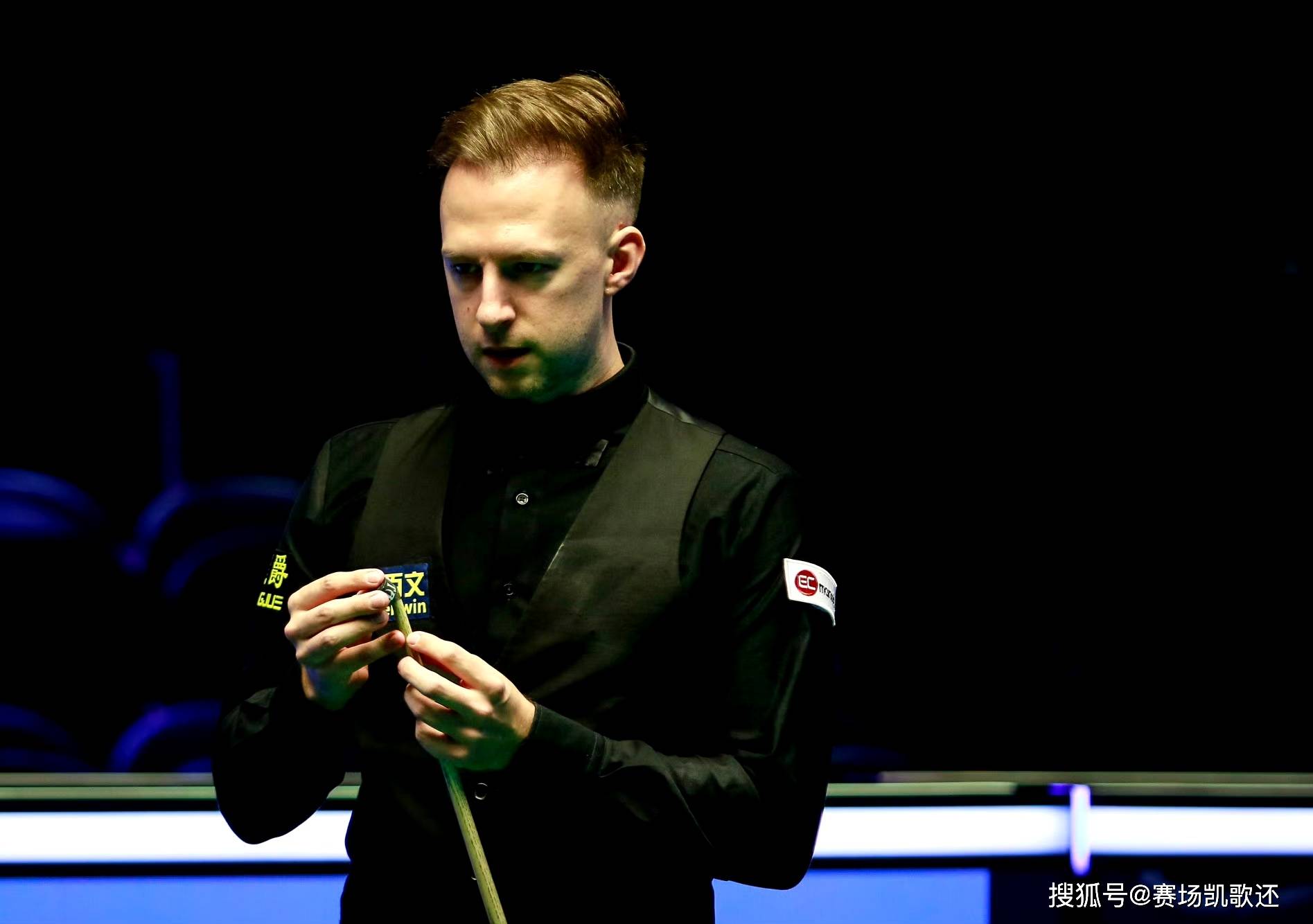 尤为突出 尤为突出